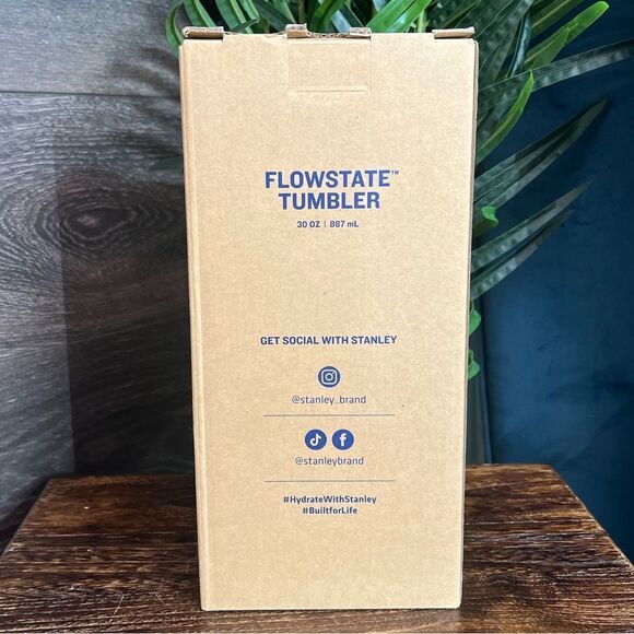 Stanley The Lunar New Year Flowstate Quencher 30oz in Cream Dragon. NIB! - Picture 12 of 16